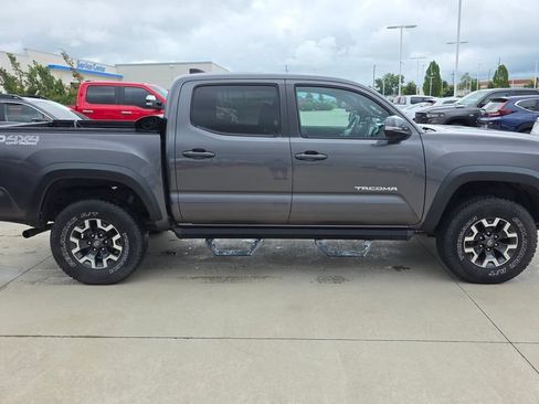 Used 2020 Toyota Tacoma TRD Off-Road w/ Technology Package AWD/4WD image 6