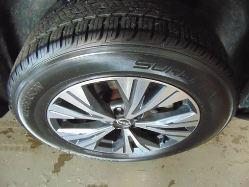 Used 2023 Nissan Rogue SV FWD image 6