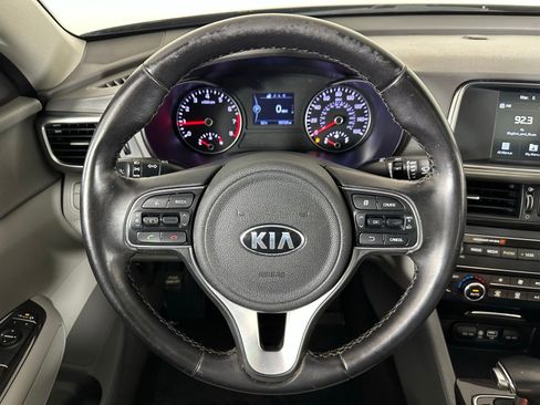 Used 2018 Kia Optima EX w/ Premium Package image 9