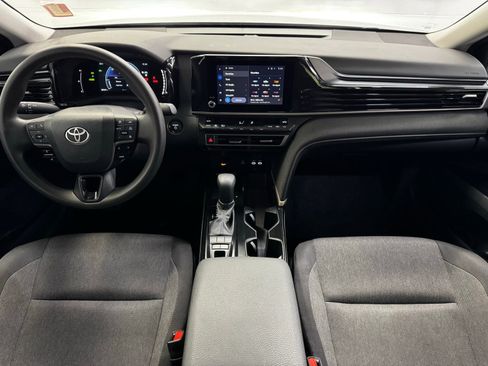 Used 2025 Toyota Camry LE FWD image 17