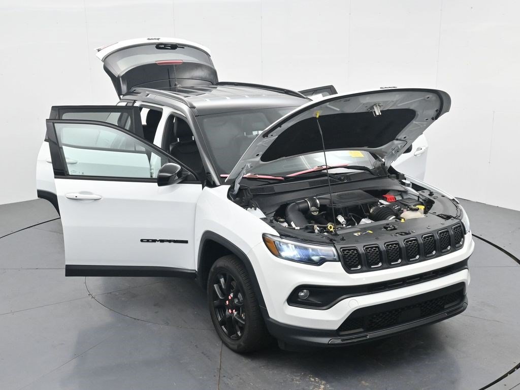 Used 2023 Jeep Compass Latitude AWD/4WD image 33