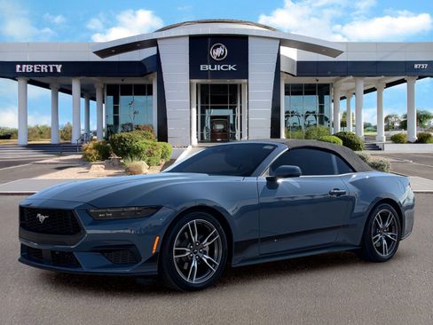 Used 2025 Ford Mustang Premium RWD image 9