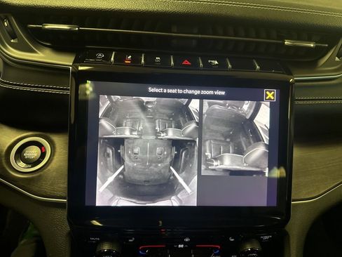 Used 2023 Jeep Grand Cherokee L Limited image 13