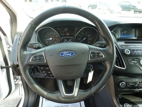 Used 2015 Ford Focus SE w/ Equipment Group 201A FWD image 18