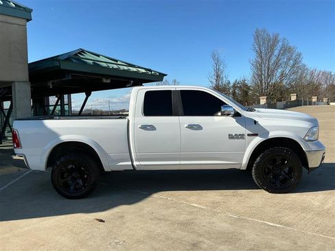 Used 2016 RAM 1500 Laramie w/ Convenience Group image 8