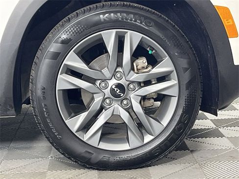 Certified 2023 Kia Seltos S w/ Navigation Package image 10