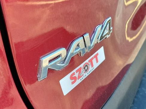 Used 2024 Toyota RAV4 LE AWD/4WD image 27