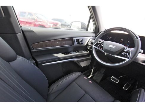 New 2027 Cadillac Vistiq Luxury AWD/4WD image 8