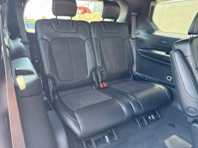 Used 2024 Jeep Grand Cherokee L Altitude AWD/4WD image 12