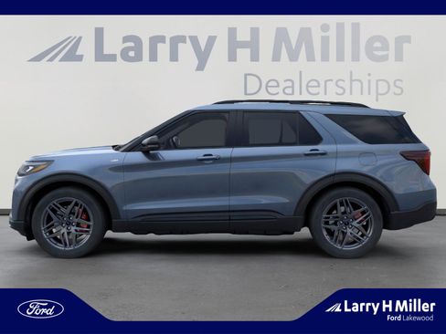 New 2026 Ford Explorer ST-Line w/ ST-Line Street Pack image 3