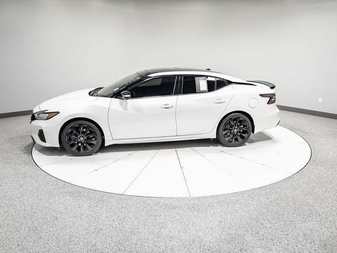 Used 2021 Nissan Maxima SR FWD image 36