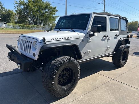 Used 2017 Jeep Wrangler Unlimited Rubicon image 5