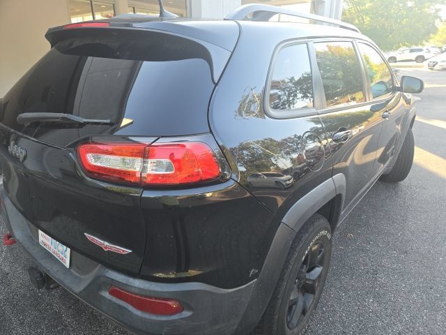 Used 2016 Jeep Cherokee Trailhawk w/ Comfort/Convenience Group AWD/4WD image 5