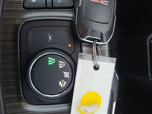 Used 2023 GMC Acadia SLT w/ Trailering Package image 26