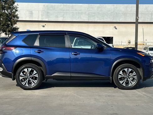 Used 2023 Nissan Rogue SV image 9