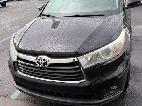 Used 2016 Toyota Highlander XLE FWD image 4