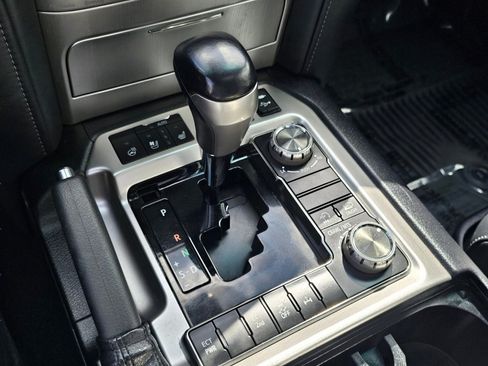 Used 2017 Toyota Land Cruiser Carfax 1 Owner! image 13