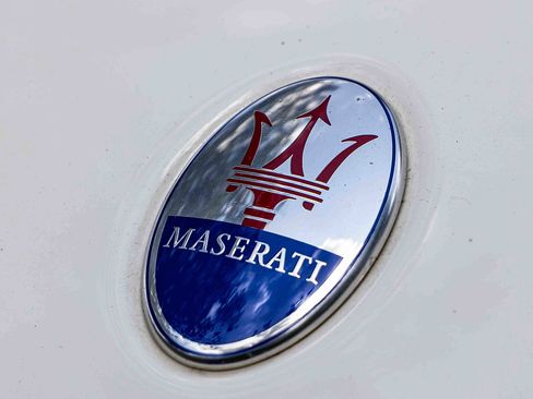 Used 2021 Maserati Levante image 31