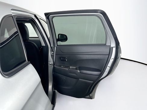 Used 2024 Mitsubishi Outlander Sport AWD image 28