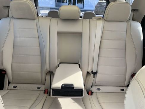 Used 2021 Mercedes-Benz GLE 450 4MATIC w/ AMG Line Exterior image 32