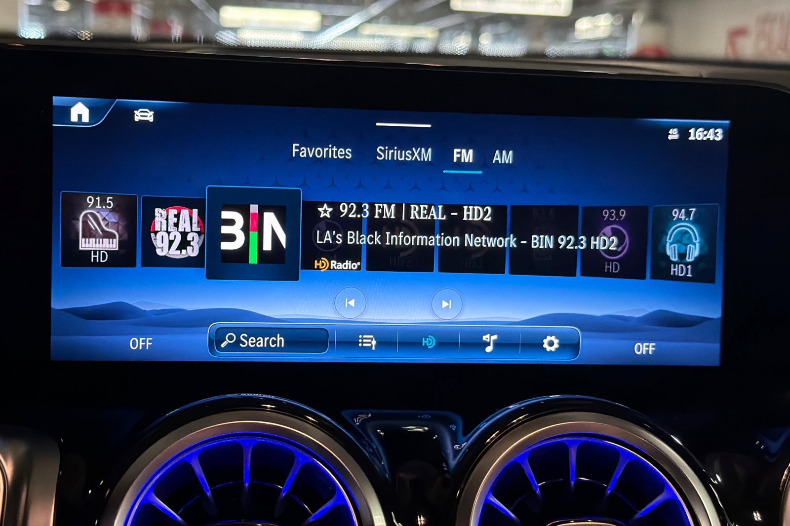 New 2026 Mercedes-Benz GLB 250 4MATIC image 16