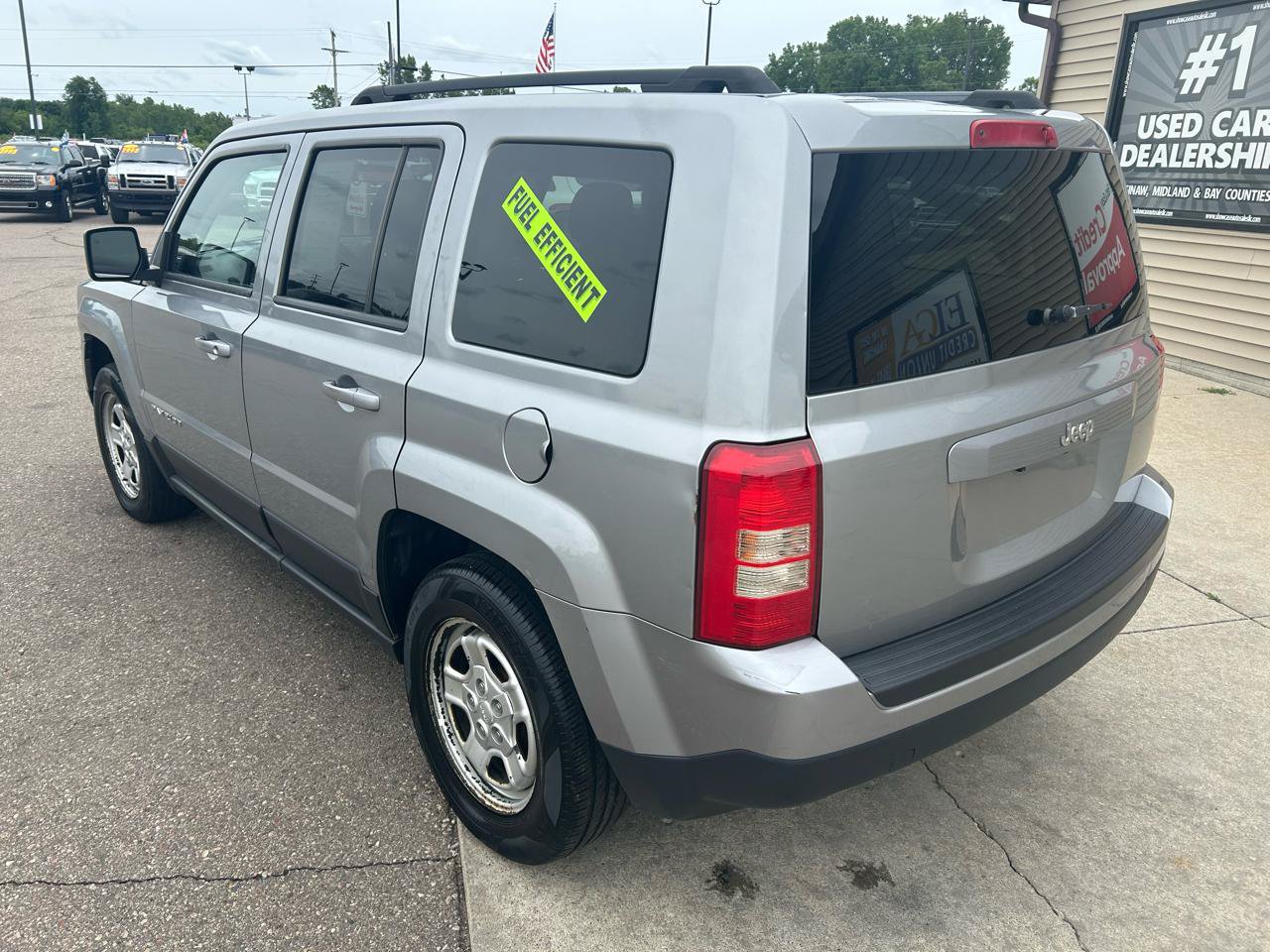 Used 2015 Jeep Patriot Sport w/ Power Value Group FWD image 7