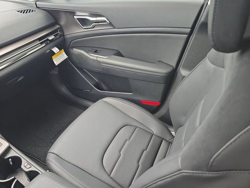 New 2026 Kia Sportage SX FWD image 16