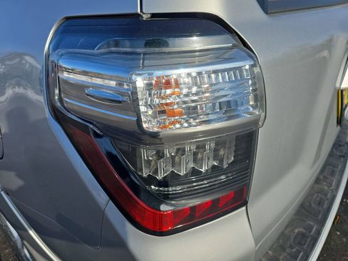 Used 2015 Toyota 4Runner SR5 Premium image 36