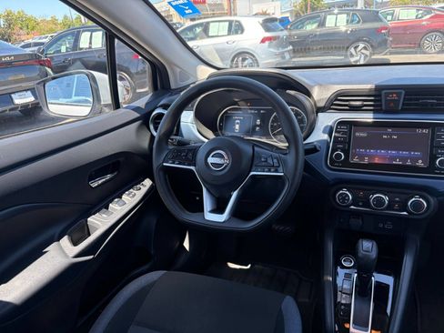 Used 2025 Nissan Versa SV FWD image 31