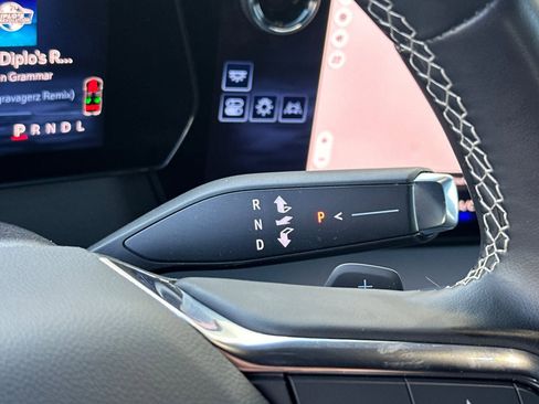 Used 2024 Chevrolet Traverse LT image 22