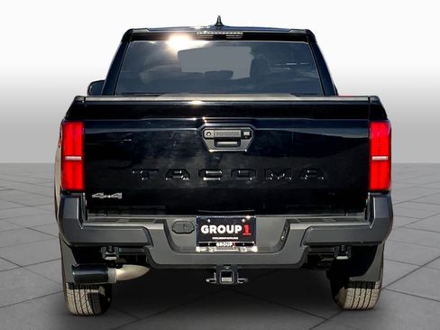 Used 2024 Toyota Tacoma SR image 5