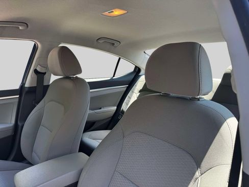 Used 2020 Hyundai Elantra SE FWD image 16