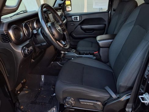 Used 2019 Jeep Wrangler Unlimited Sport image 16
