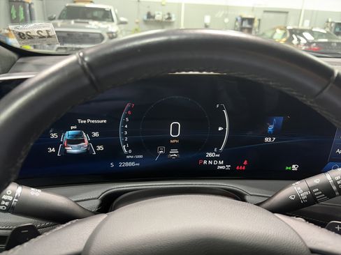 Used 2025 Cadillac XT4 Premium Luxury image 14