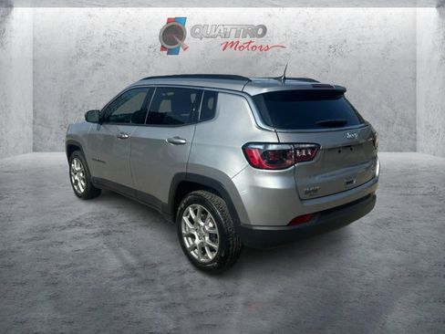 Used 2022 Jeep Compass Latitude AWD/4WD image 3