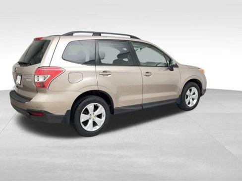 Used 2015 Subaru Forester 2.5i Premium AWD/4WD image 2