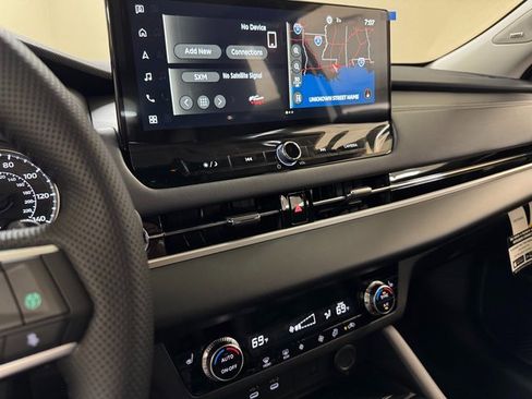 New 2025 Mitsubishi Outlander SE image 14