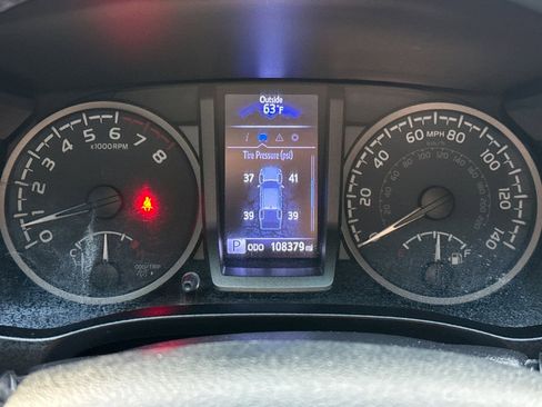 Used 2020 Toyota Tacoma TRD Off-Road image 22