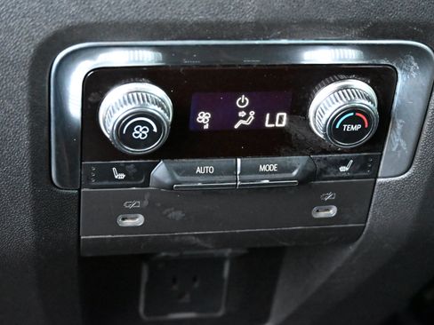 Used 2022 GMC Yukon SLT w/ SLT Premium Package AWD/4WD image 12