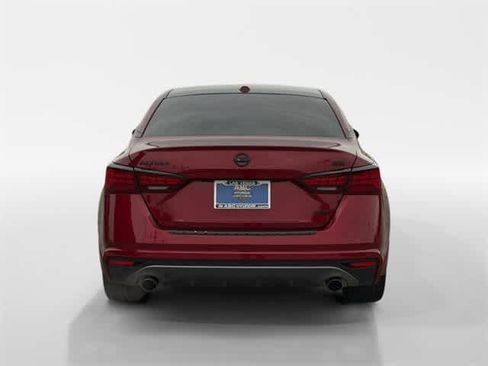 Used 2021 Nissan Altima 2.5 SR w/ SR Premium Package image 4