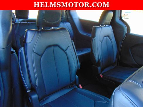 New 2026 Chrysler Pacifica Select image 45