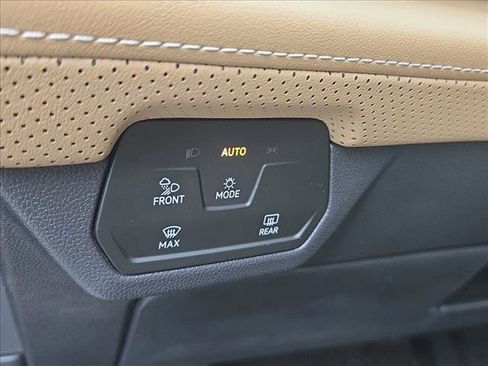 Used 2024 Volkswagen Atlas Cross Sport SE w/ Panoramic Sunroof Package image 9