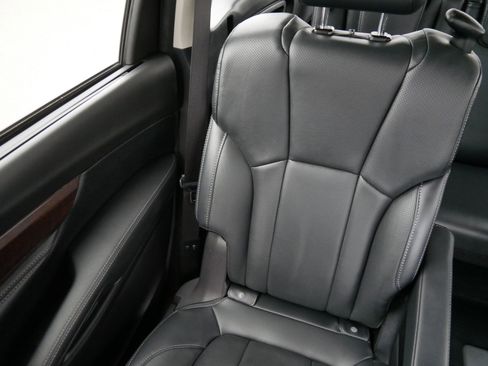 Certified 2024 Subaru Ascent Touring AWD/4WD image 12