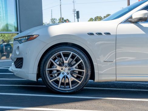 Used 2018 Maserati Levante S GranLusso AWD/4WD image 27