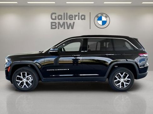 Used 2024 Jeep Grand Cherokee Limited image 13