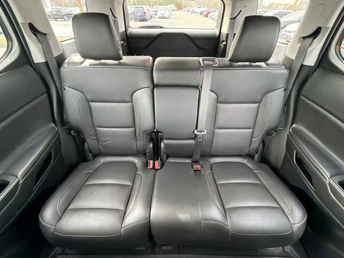 Used 2018 GMC Acadia SLT w/ LPO, Black Accent Package image 13