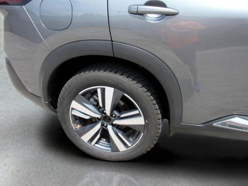 Used 2023 Nissan Rogue SL image 4