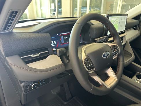 Certified 2026 Ford Explorer Active w/ Active Comfort Package RWD image 17