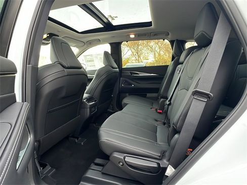 New 2026 INFINITI QX60 Luxe w/ Cargo Package image 19