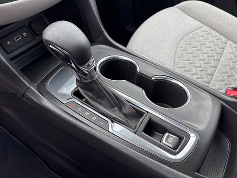 Used 2024 Chevrolet Equinox LS FWD image 28
